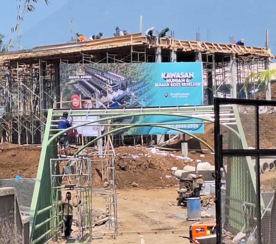 Ilustrasi properti dan kontraktor.