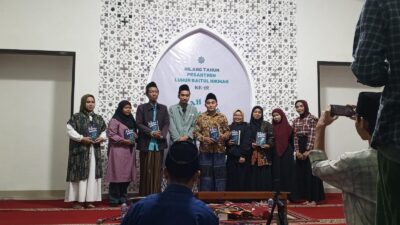 Bedah Buku Filsafat untuk Pemalas: Kamu Filsuf Besar Abad Ini