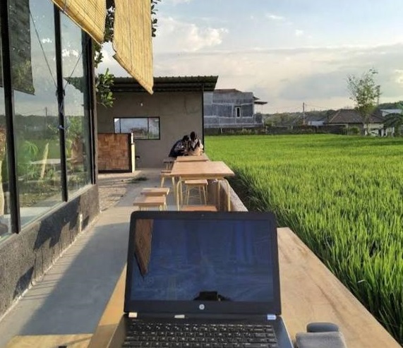 Esonja Kafe di kawasan Merjosari, Kota Malang.