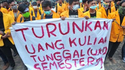 Ilustrasi mahasiswa tolak kenaikan UKT. Foto/Republika.id